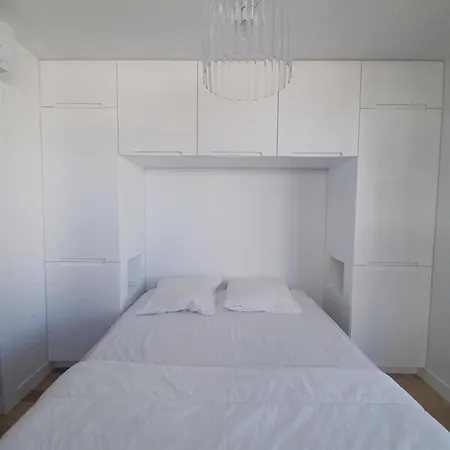 Апартаменты Fenestrelle By Lgm 57m2 Clim, Wifi, Menage Inclus *